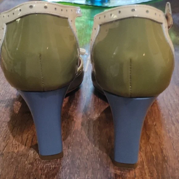 Dolce and Gabbana heels size 35 99GW20